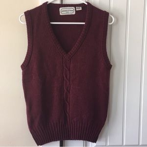 EUC Hipster W M Burgundy Adrienne Vittadini Vest